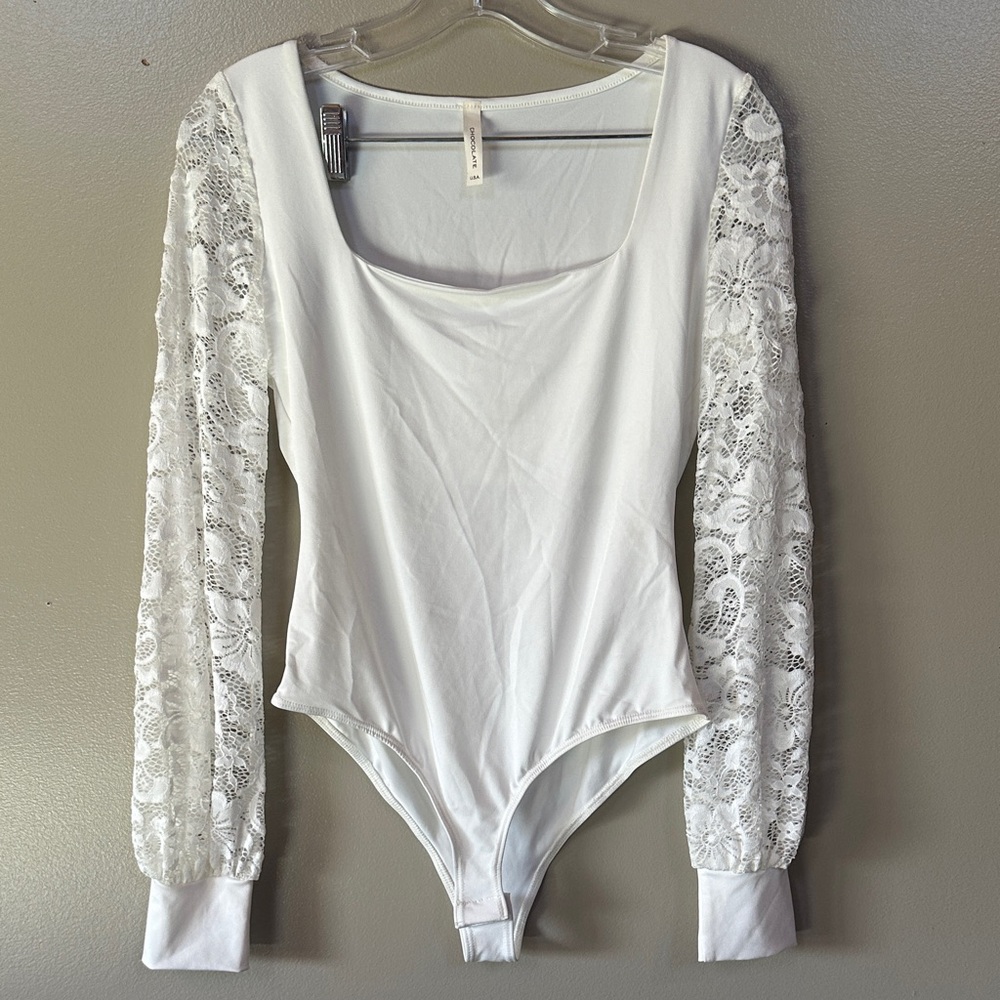 Elegant White Lace Sleeve Bodysuit